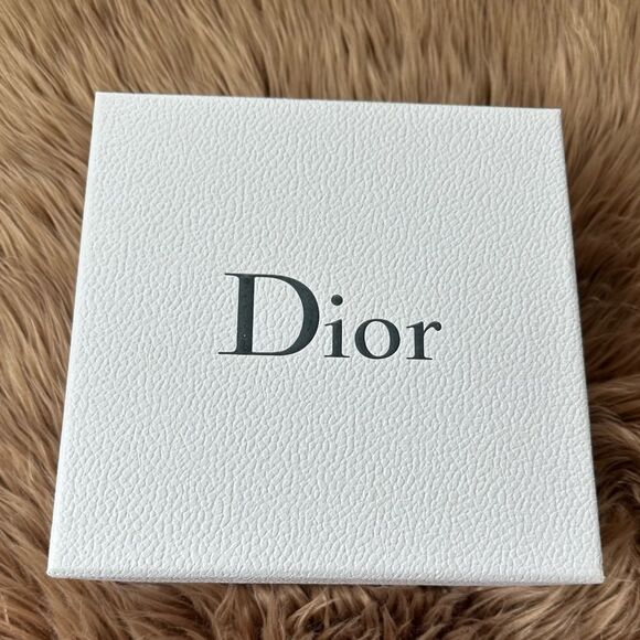 Authentic Dior gift box - Picture 1 of 5